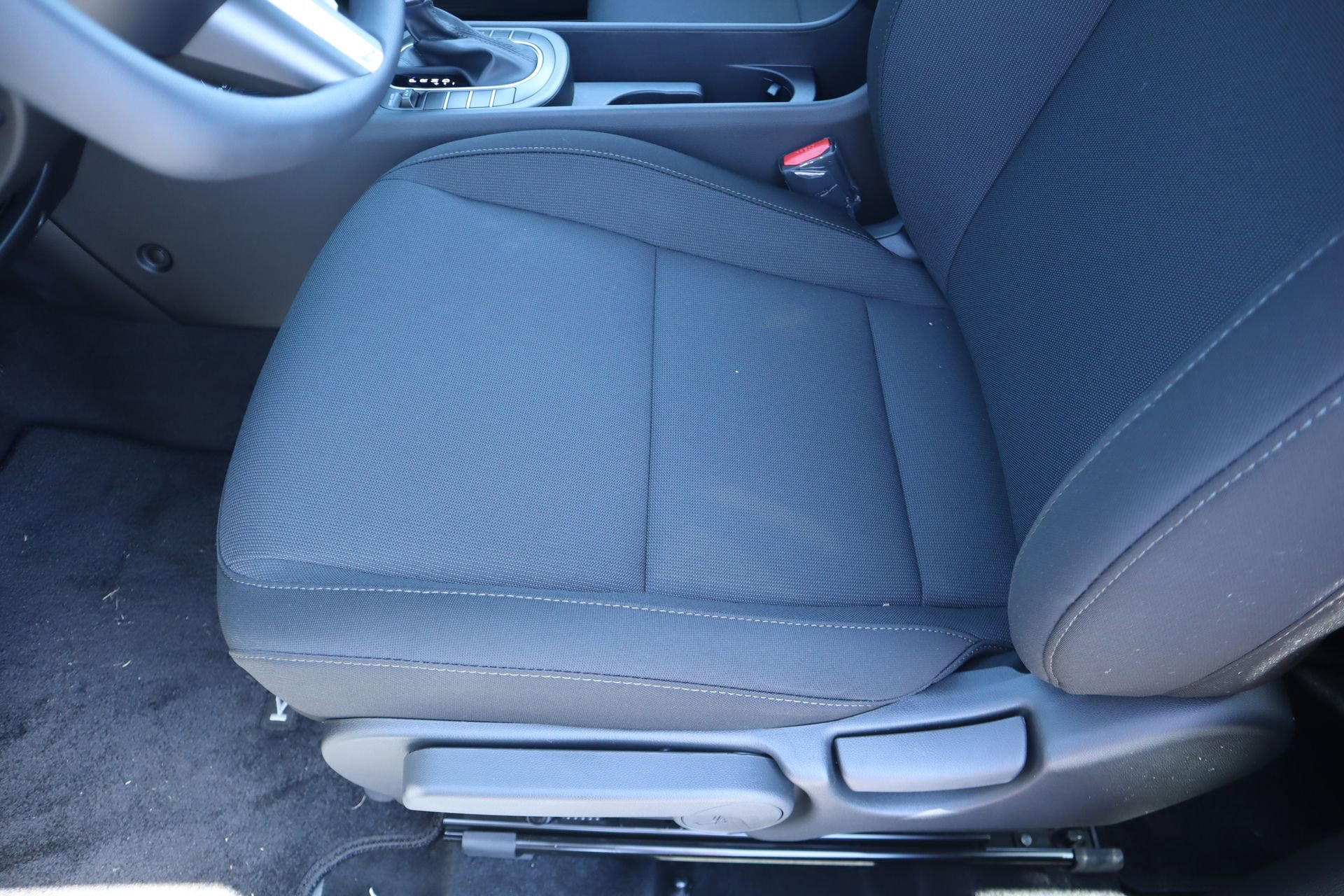 New 2026 Hyundai Kona SE image 17