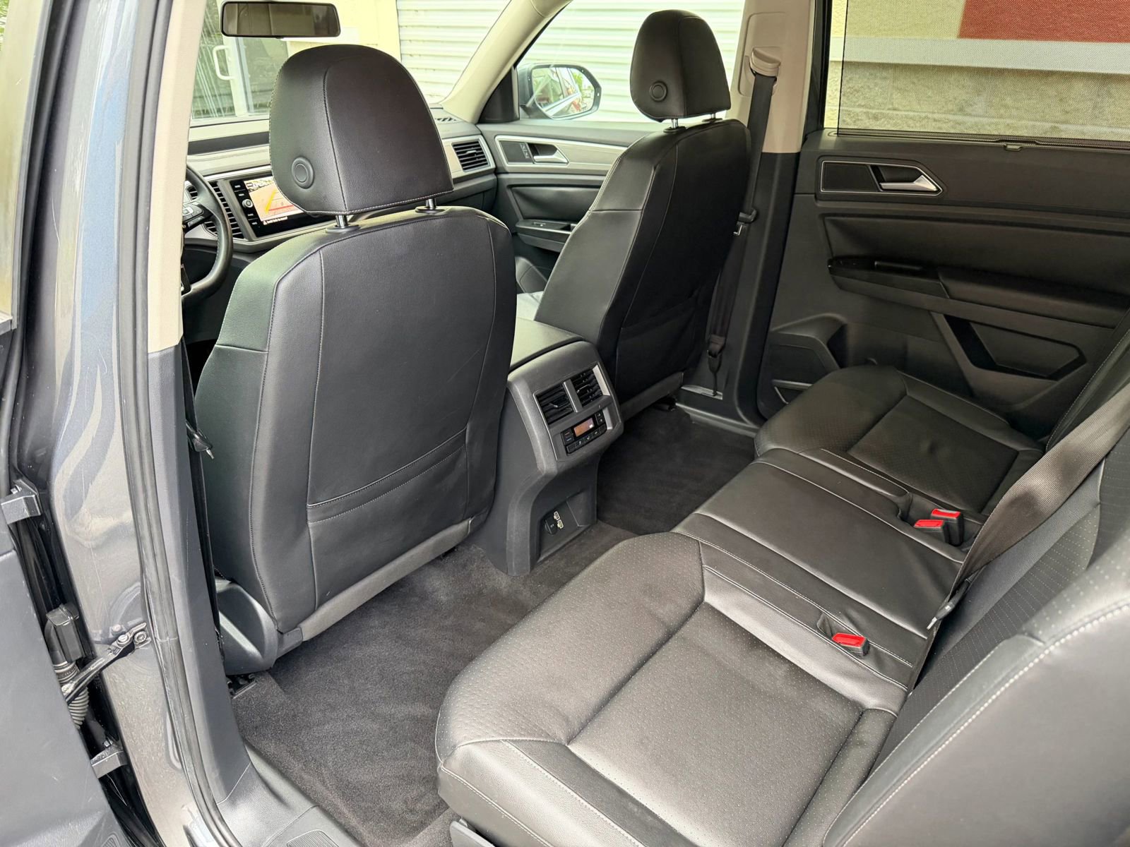 Used 2018 Volkswagen Atlas SE AWD/4WD image 33