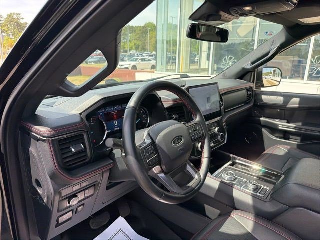 Used 2023 Ford Expedition Limited image 13