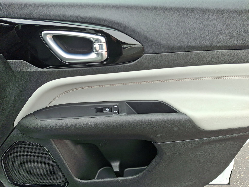 Used 2024 Jeep Compass Limited image 10