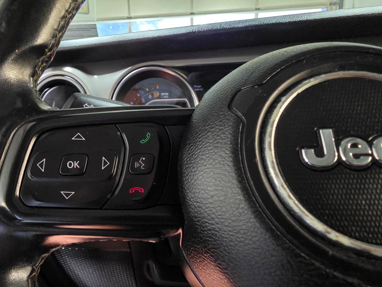 Used 2021 Jeep Gladiator Sport AWD/4WD image 28