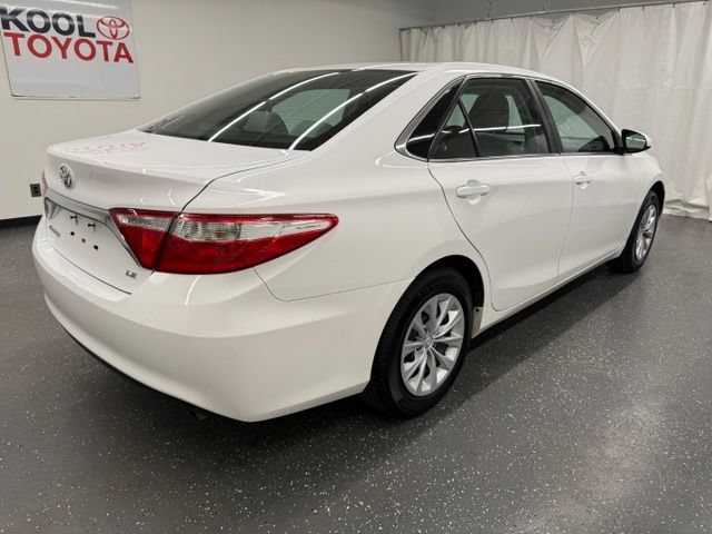 Used 2015 Toyota Camry LE FWD image 2