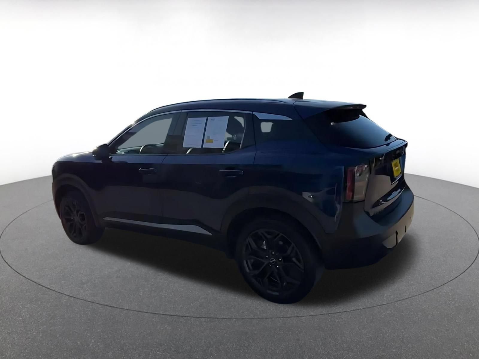 Used 2026 Nissan Kicks SR AWD/4WD image 9