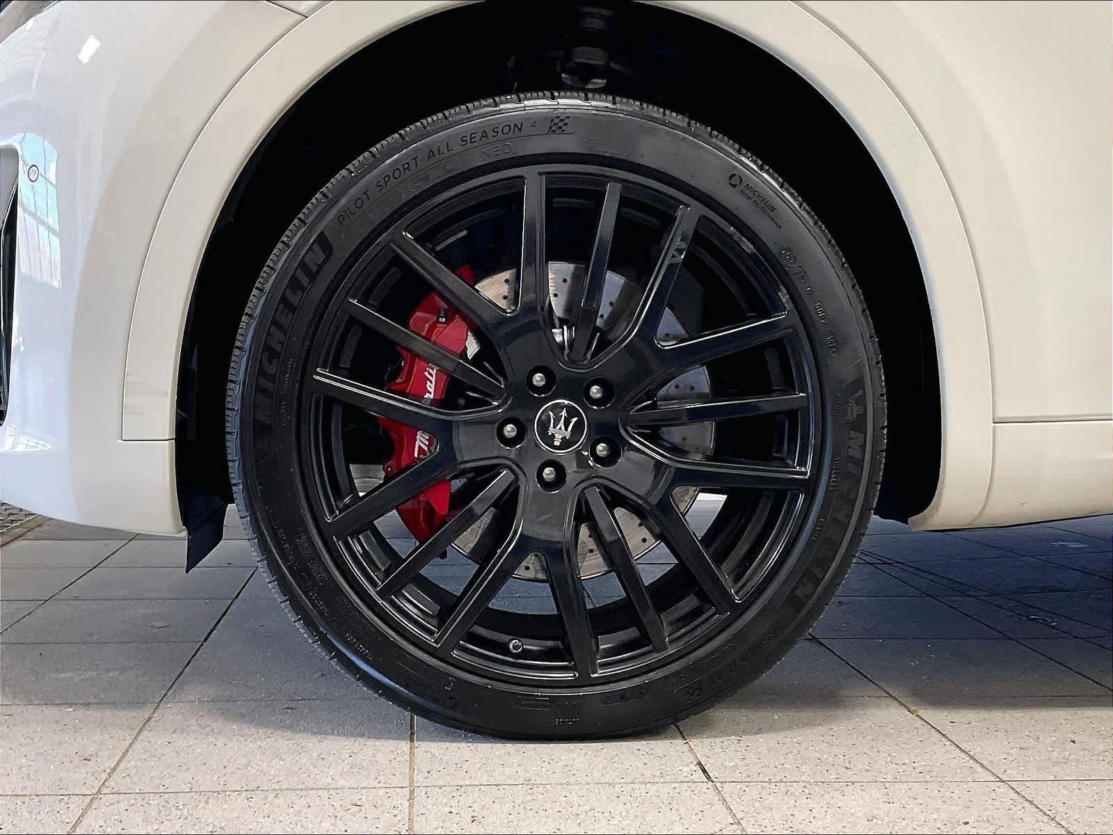 Used 2022 Maserati Levante Modena AWD/4WD image 7