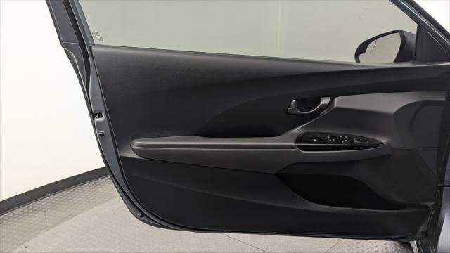 Used 2019 Hyundai Veloster 2.0 image 13