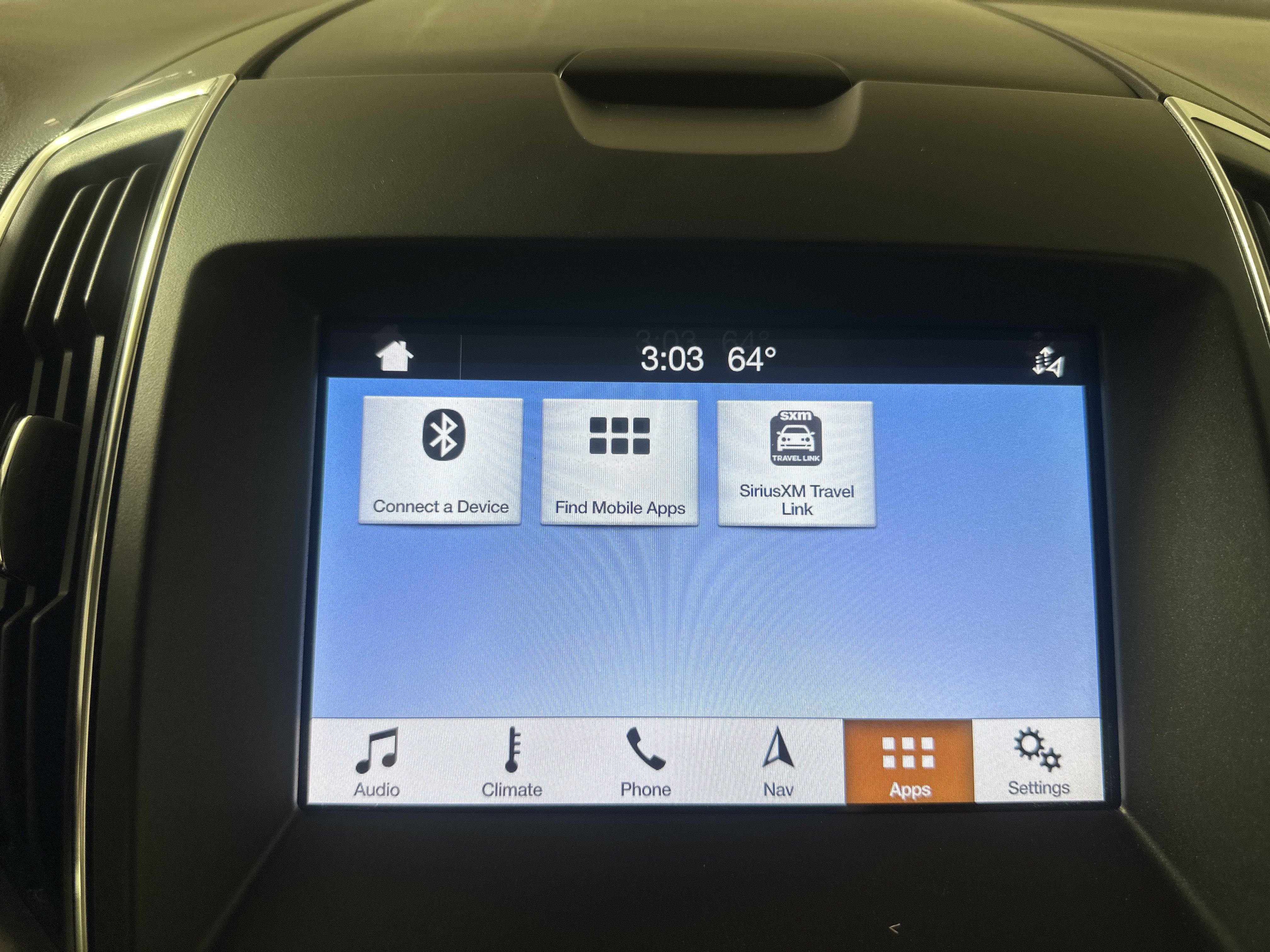 Used 2019 Ford Edge Titanium w/ Cold Weather Package AWD/4WD image 18