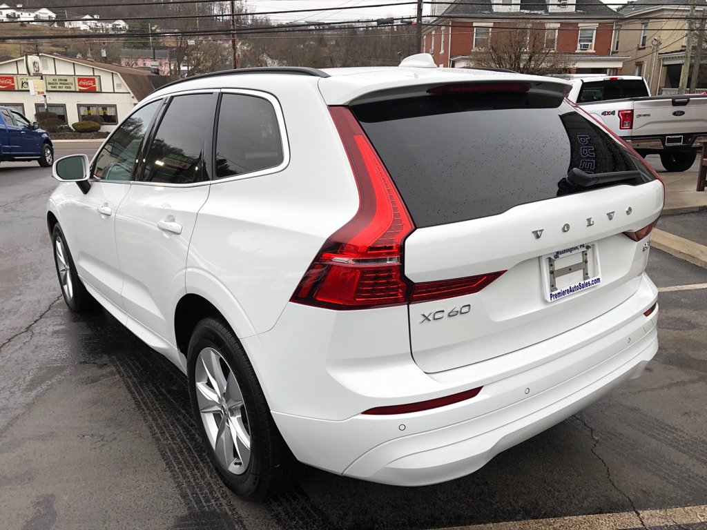 Used 2022 Volvo XC60 B5 Momentum AWD/4WD image 3