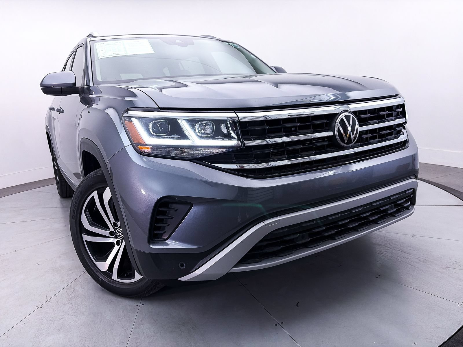 Used 2022 Volkswagen Atlas SEL AWD/4WD image 3