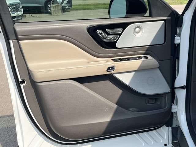 Used 2020 Lincoln Aviator Grand Touring w/ Equipment Group 302A AWD/4WD image 26