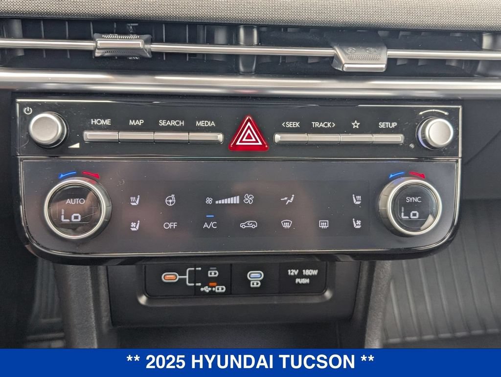 Used 2025 Hyundai Tucson Limited AWD/4WD image 26