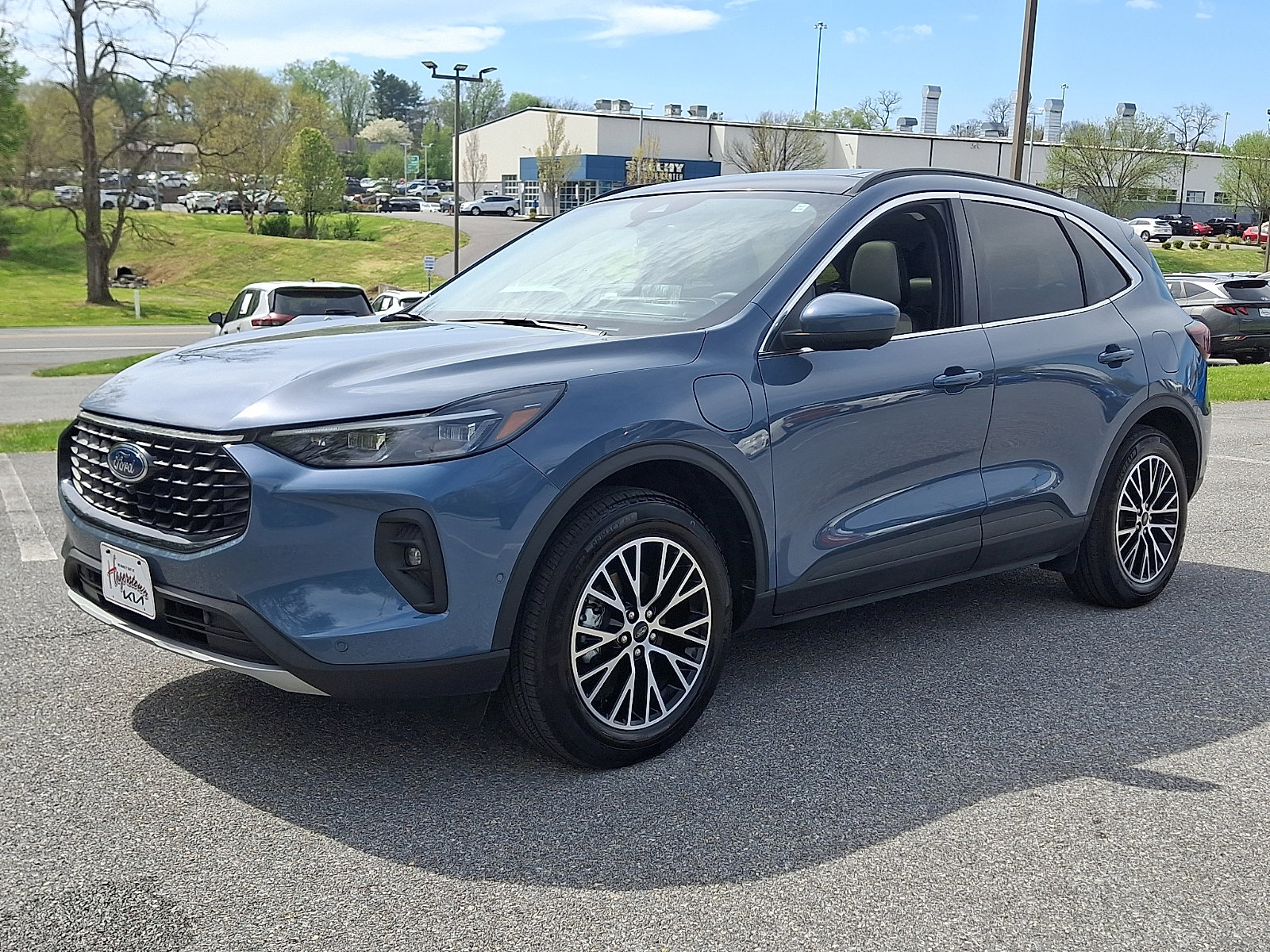 Used 2024 Ford Escape SE w/ PHEV Premium Package image 3