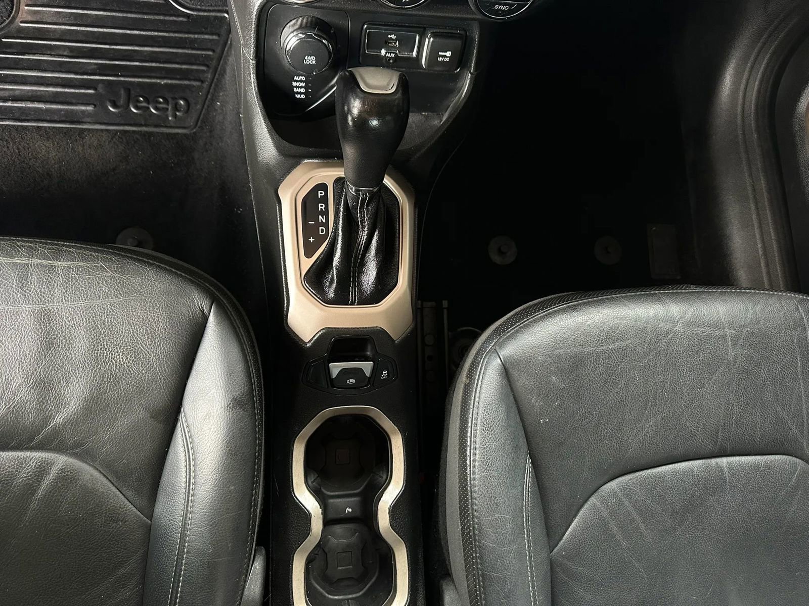 Used 2016 Jeep Renegade Limited image 8