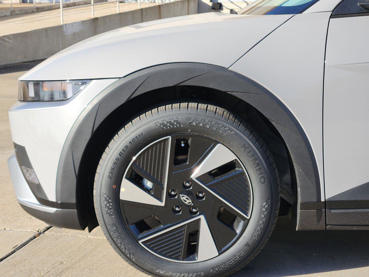 New 2026 Hyundai Ioniq 5 SEL image 5