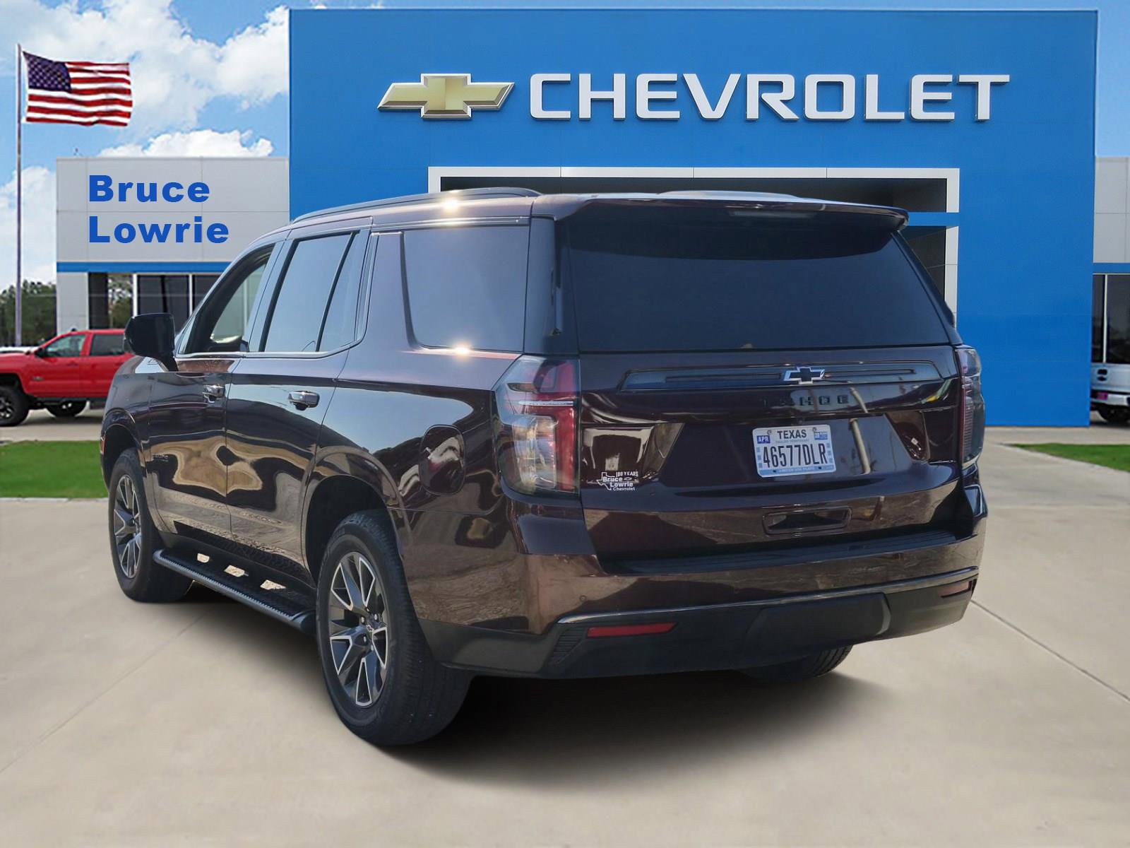 Used 2022 Chevrolet Tahoe Z71 w/ Luxury Package AWD/4WD image 5