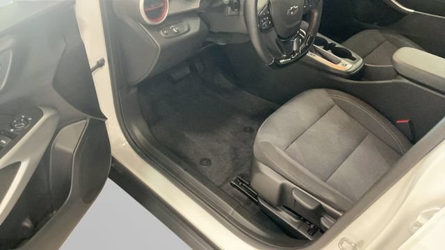 Used 2024 Chevrolet Trax RS w/ Driver Confidence Package FWD image 24