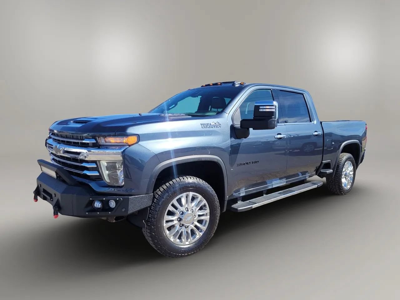 Used 2020 Chevrolet Silverado 3500 High Country w/ Technology Package AWD/4WD image 3