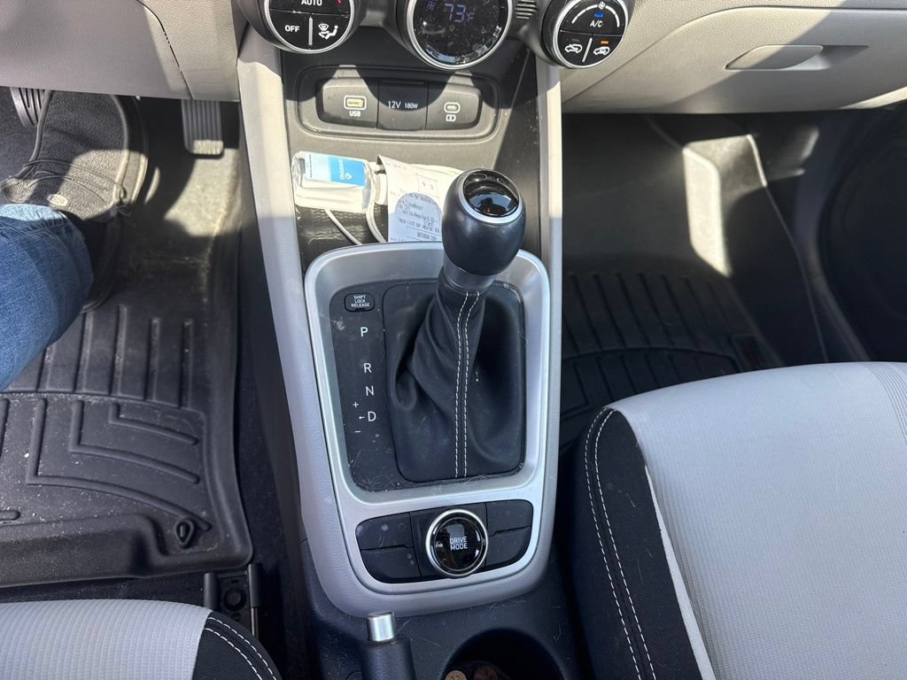 Used 2024 Hyundai Venue SEL FWD image 13