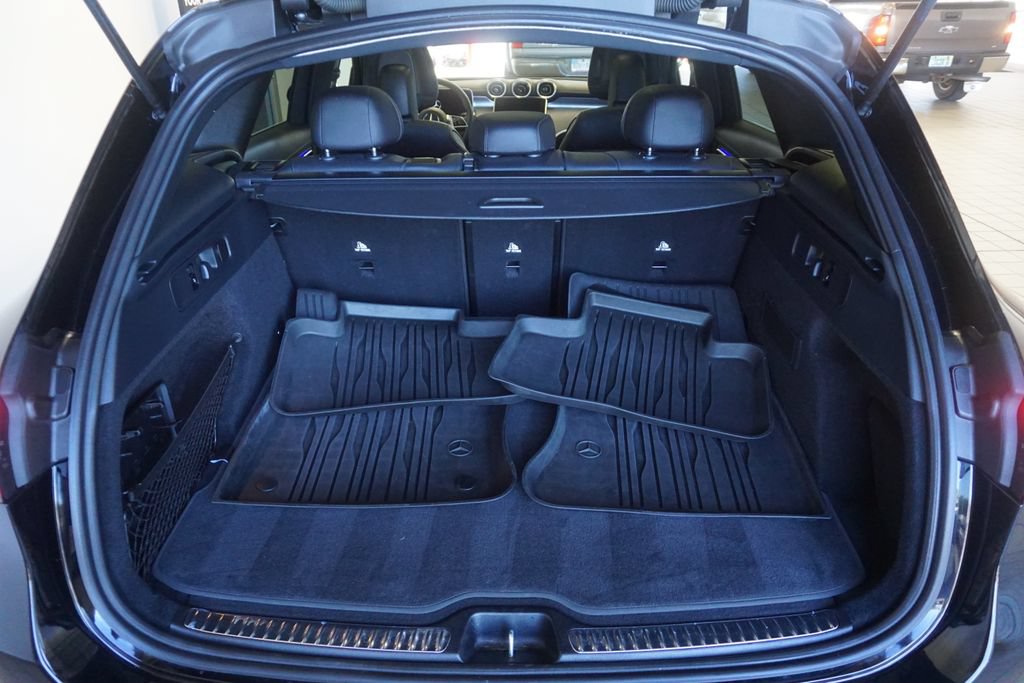 Used 2024 Mercedes-Benz GLC 300 4MATIC image 17