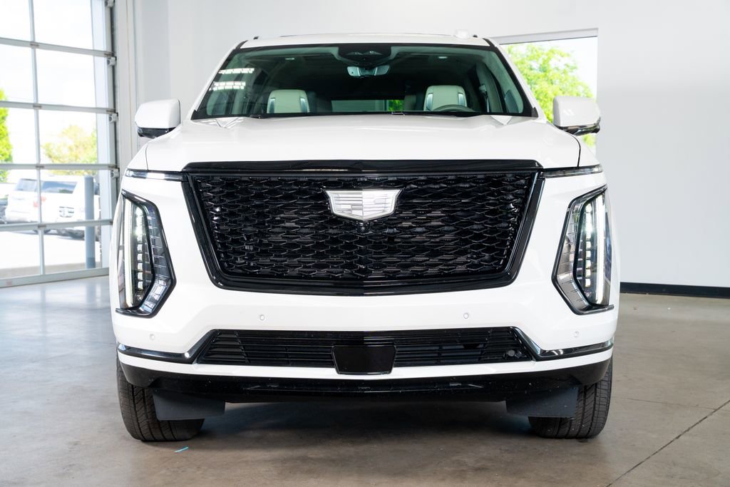 Used 2025 Cadillac Escalade ESV Sport Platinum w/ LPO, ONYX Package RWD image 4