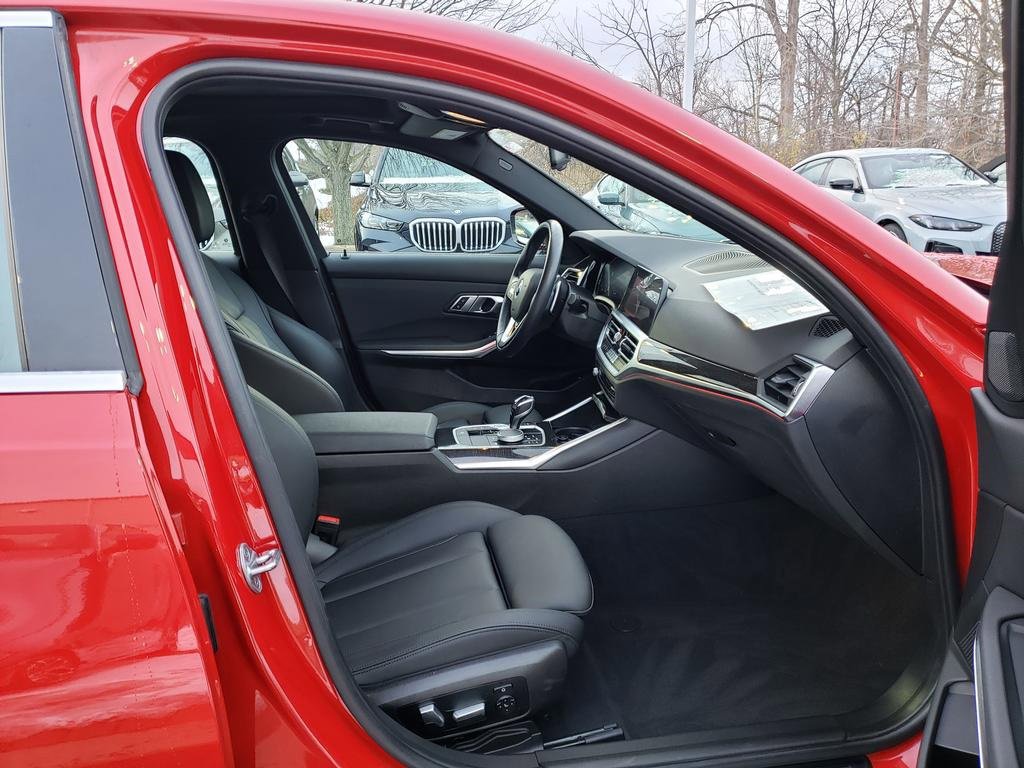 Used 2021 BMW 330i xDrive Sedan w/ Premium Package image 17