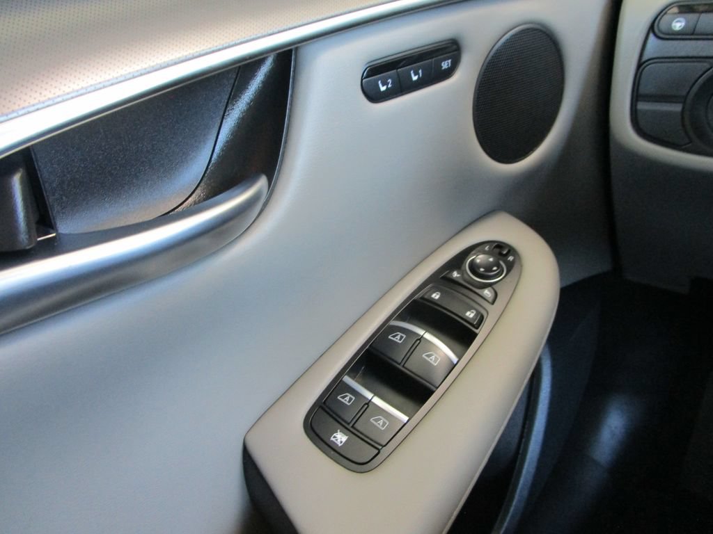 Used 2023 INFINITI QX50 Luxe w/ Cargo Package FWD image 30