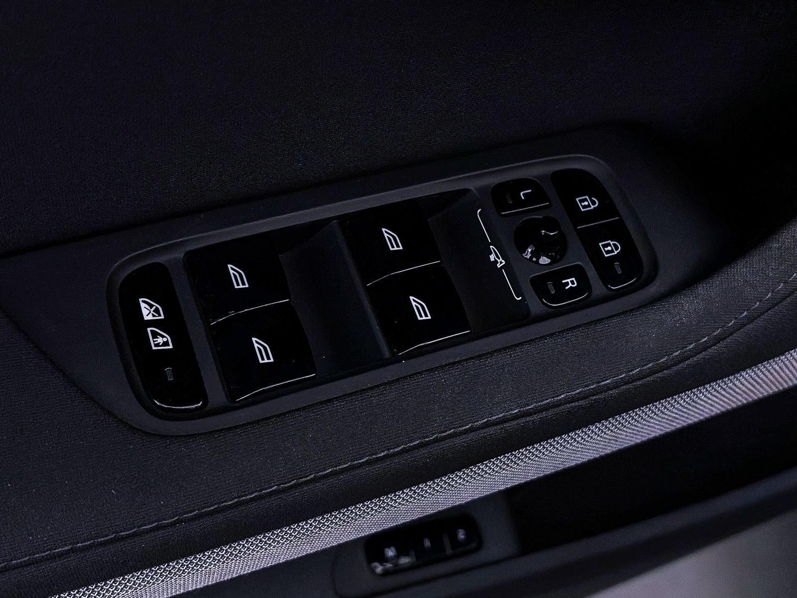 Used 2023 Polestar Polestar 2 AWD/4WD image 17