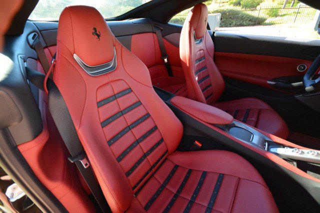 Used 2019 Ferrari Portofino RWD image 26