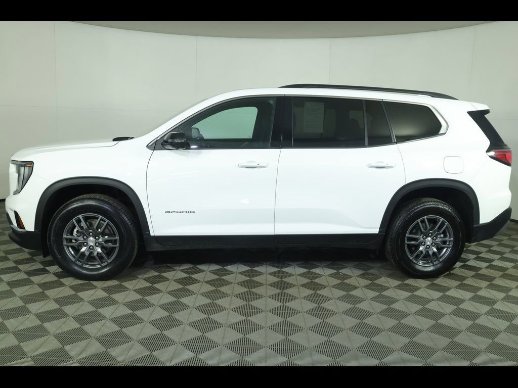 Used 2025 GMC Acadia Elevation image 17