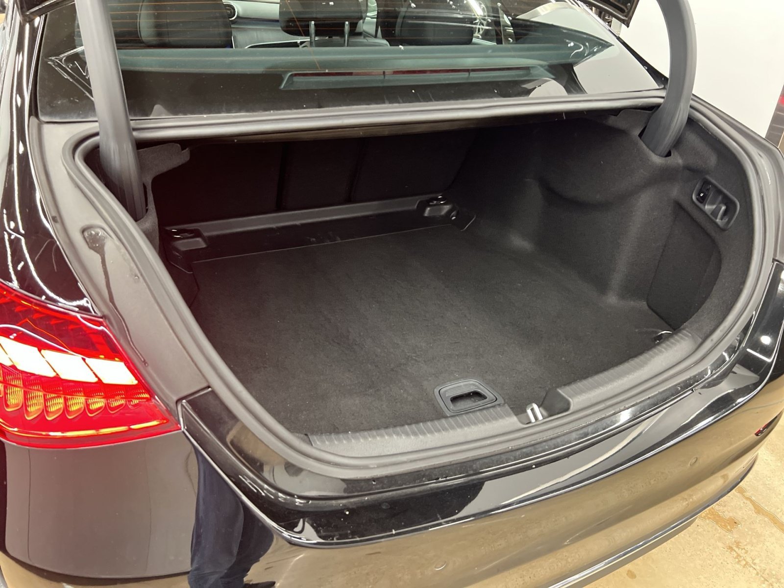 Used 2025 Mercedes-Benz C 300 4MATIC Sedan image 24