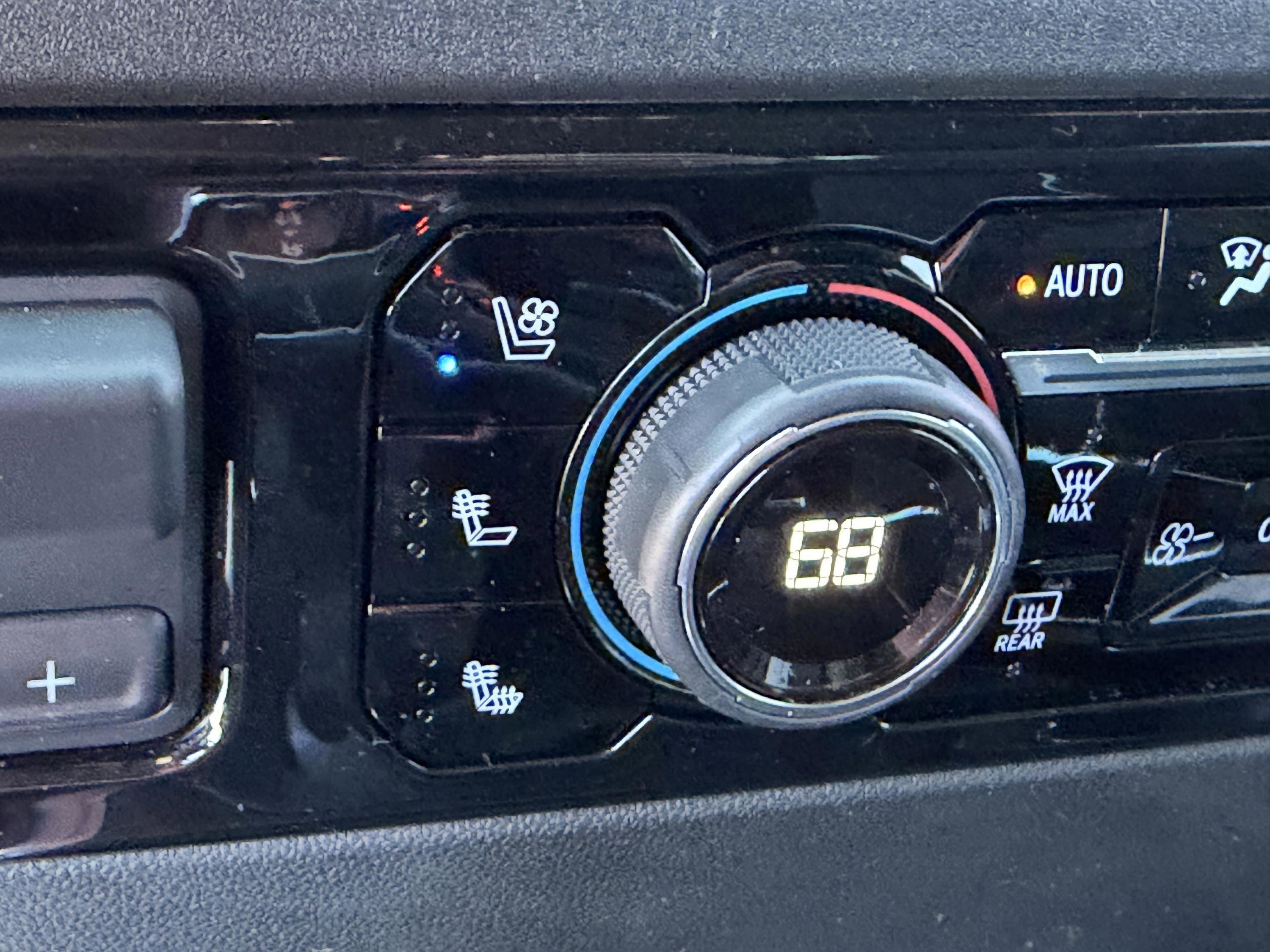 Used 2024 Chevrolet Silverado 1500 High Country w/ Technology Package AWD/4WD image 27