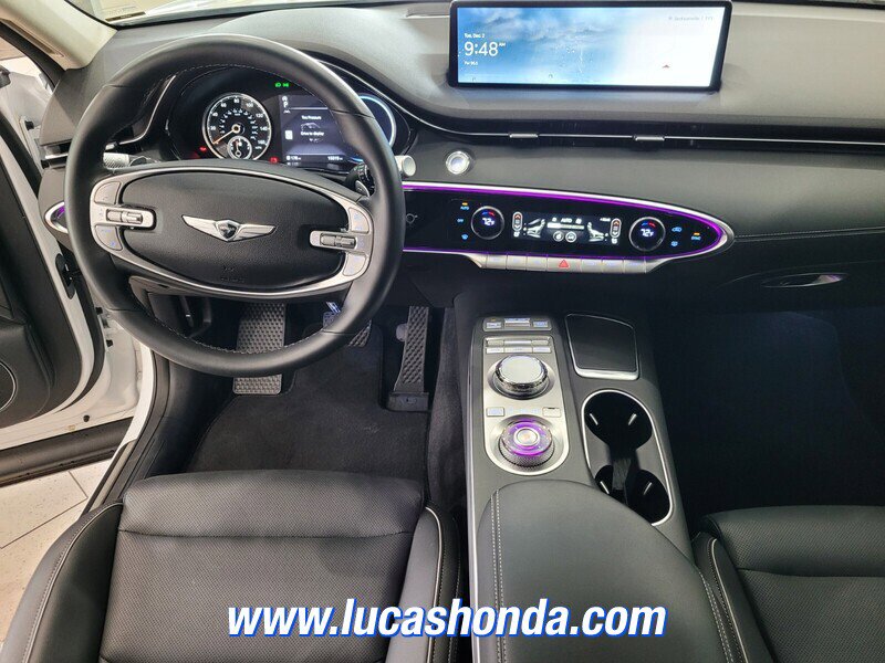 Used 2024 Genesis GV70 2.5T w/ Advanced Package image 9