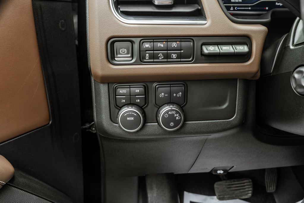 Used 2023 Chevrolet Tahoe High Country AWD/4WD image 19