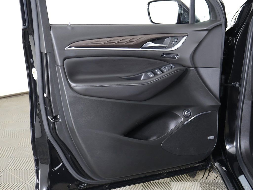 Used 2022 Buick Enclave Avenir w/ Avenir Technology Package image 30