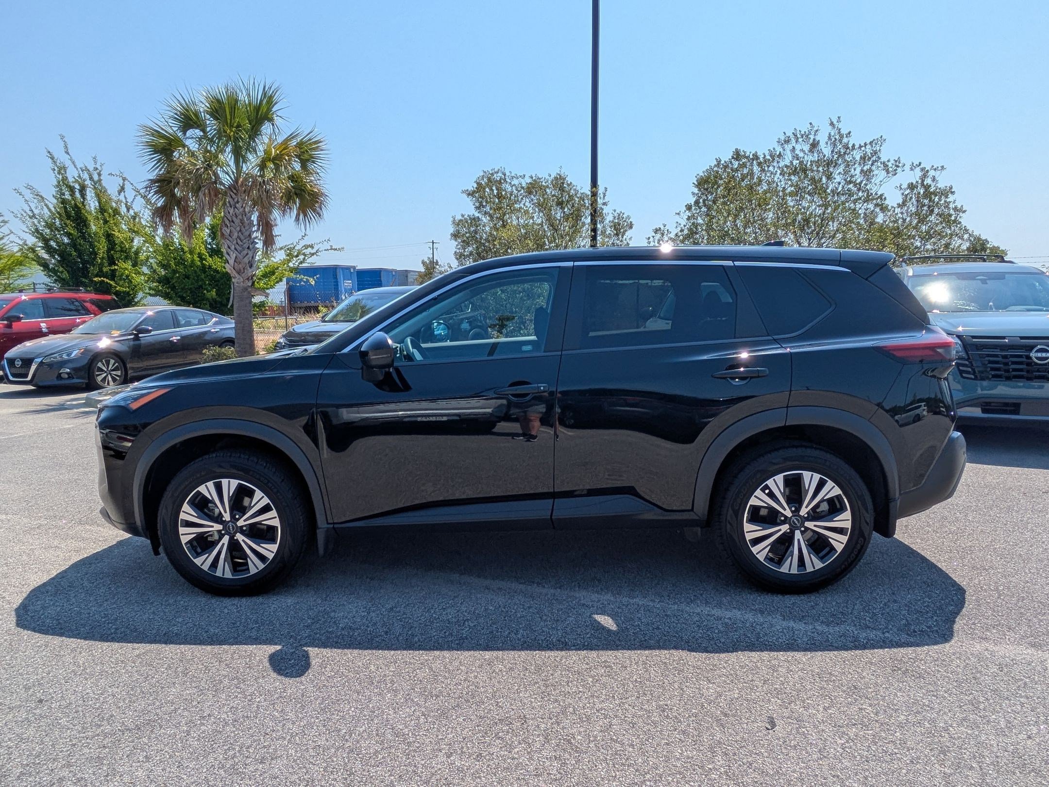 Certified 2023 Nissan Rogue SV FWD image 7