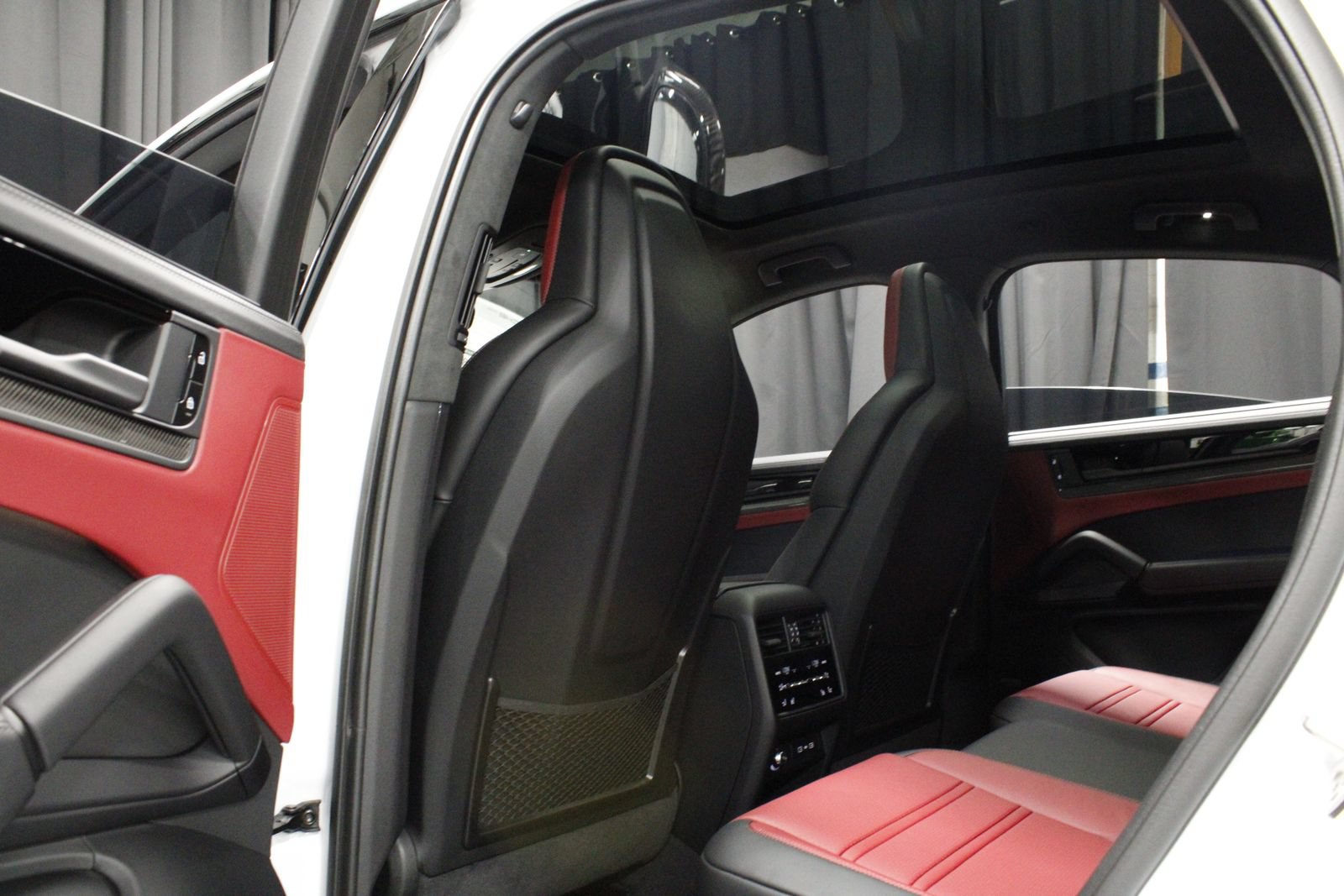 New 2026 Porsche Cayenne GTS AWD/4WD image 19