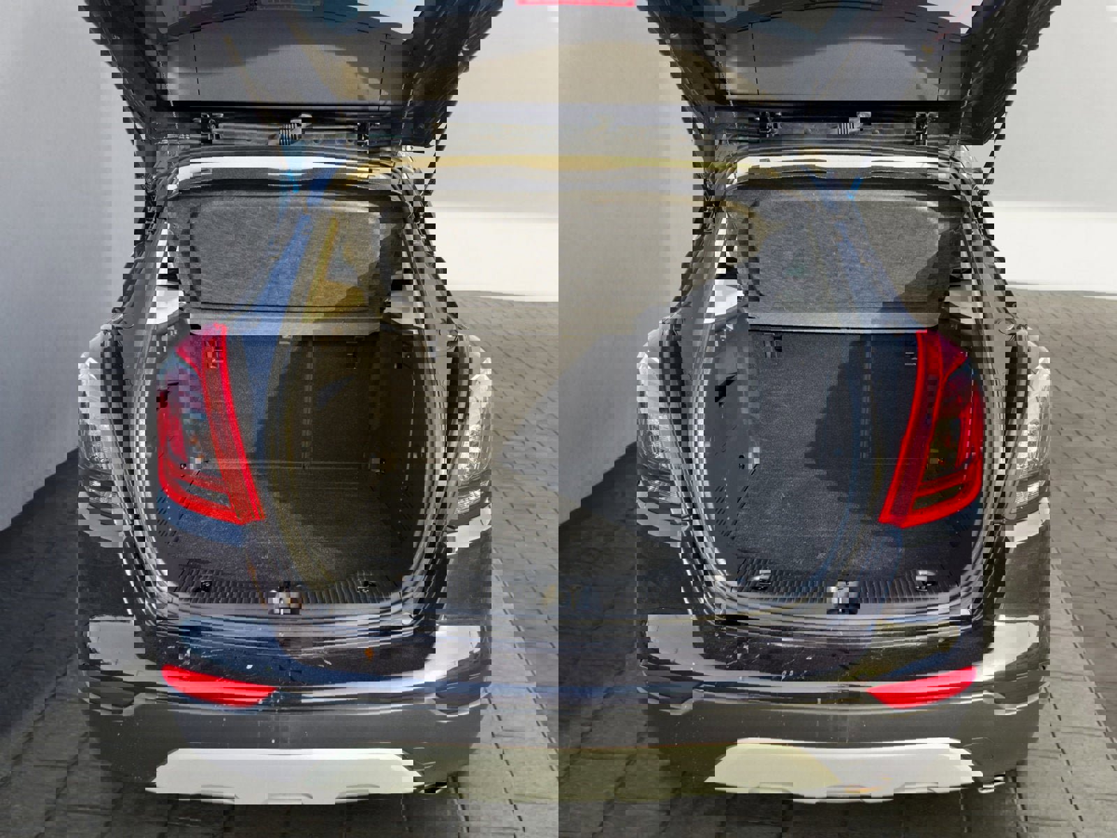 Used 2021 Buick Encore Preferred w/ Safety Package image 25