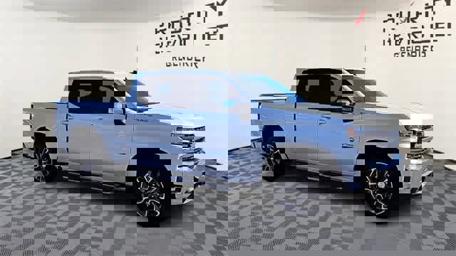 Used 2021 Chevrolet Silverado 1500 LT w/ Safety Package image 2