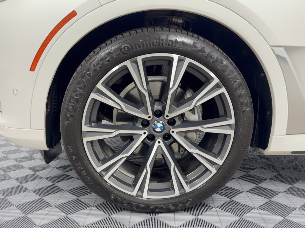Certified 2022 BMW X7 xDrive40i w/ Premium Package AWD/4WD image 13