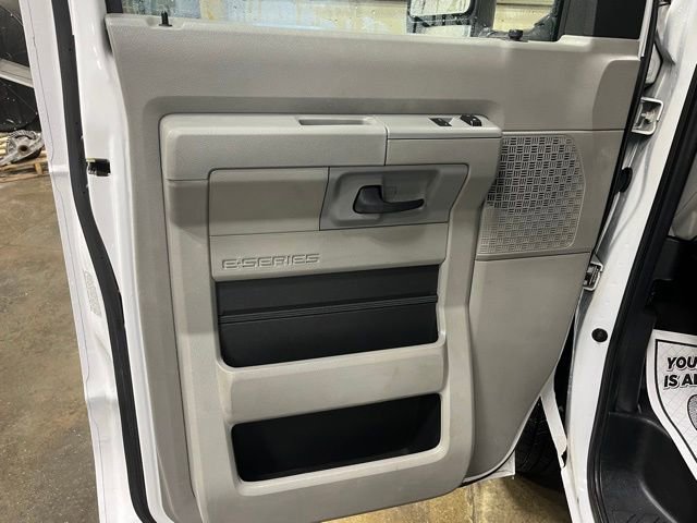 Used 2019 Ford E-350 and Econoline 350 Super Duty w/ Power Windows & Locks Group image 32