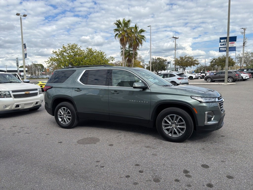 Used 2023 Chevrolet Traverse LT image 3