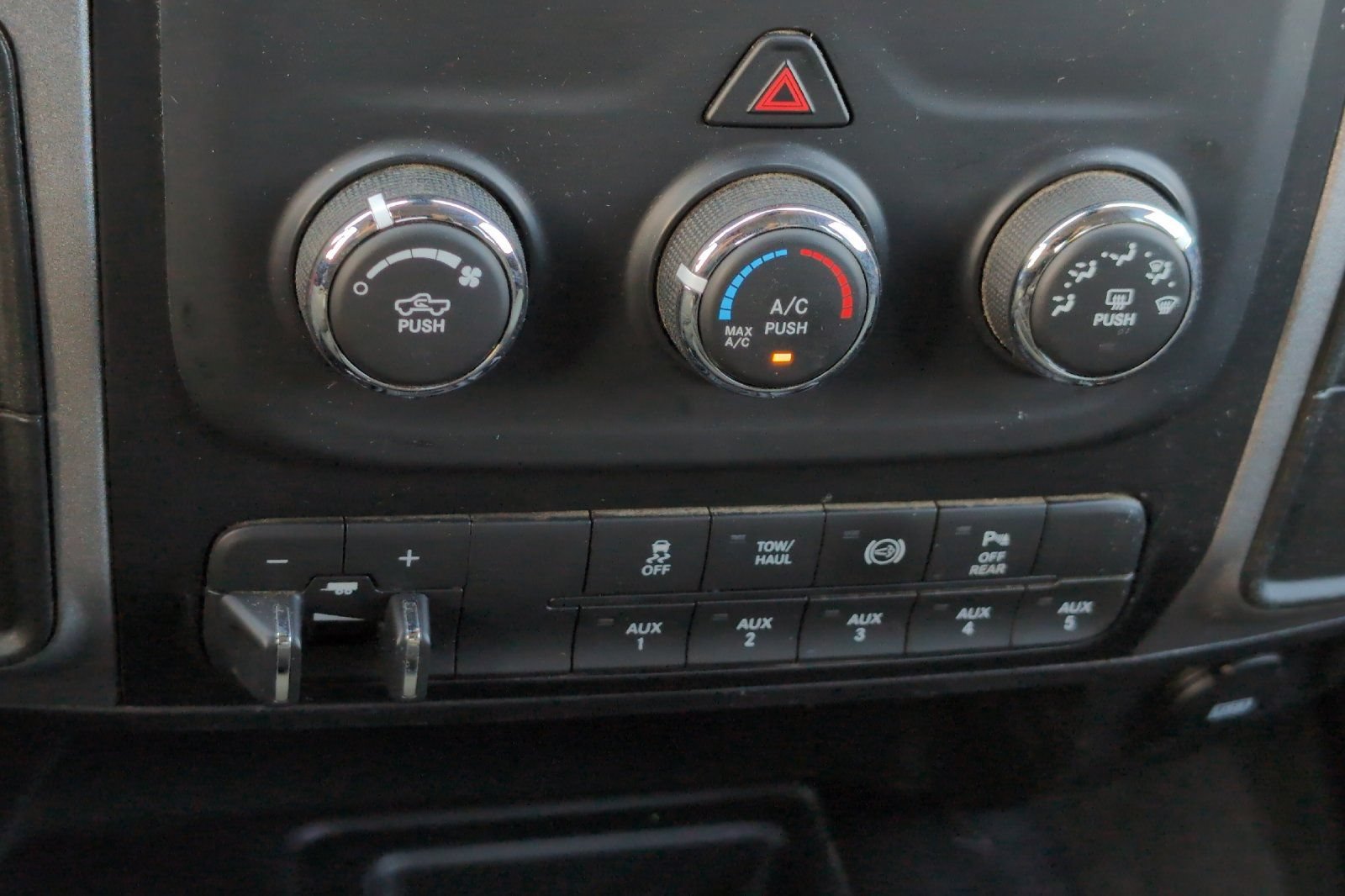 Used 2016 RAM 3500 Tradesman w/ Chrome Appearance Group AWD/4WD image 19