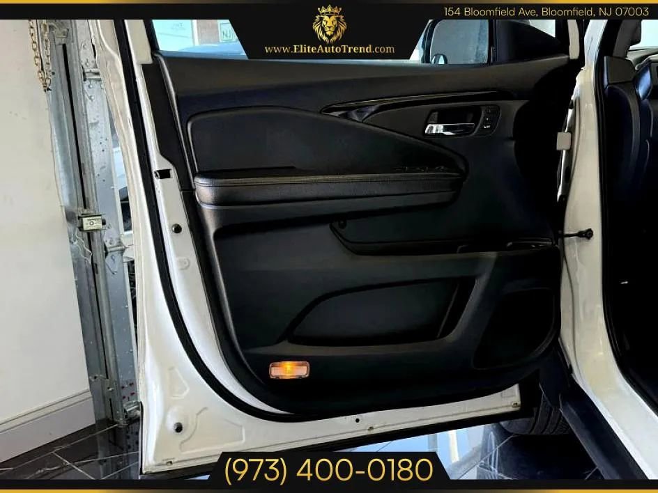 Used 2017 Honda Pilot Touring image 7