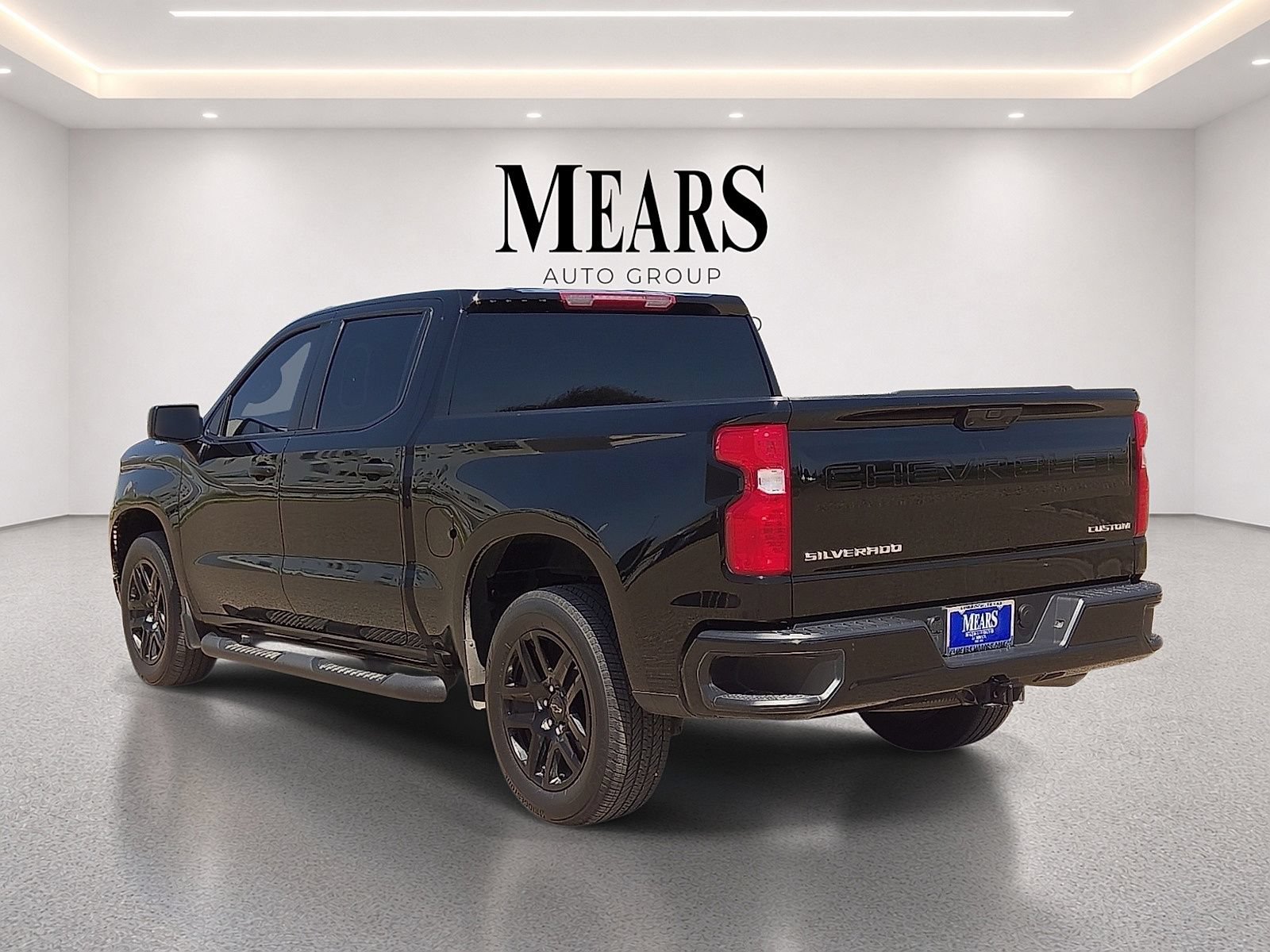 Used 2023 Chevrolet Silverado 1500 Custom RWD image 3
