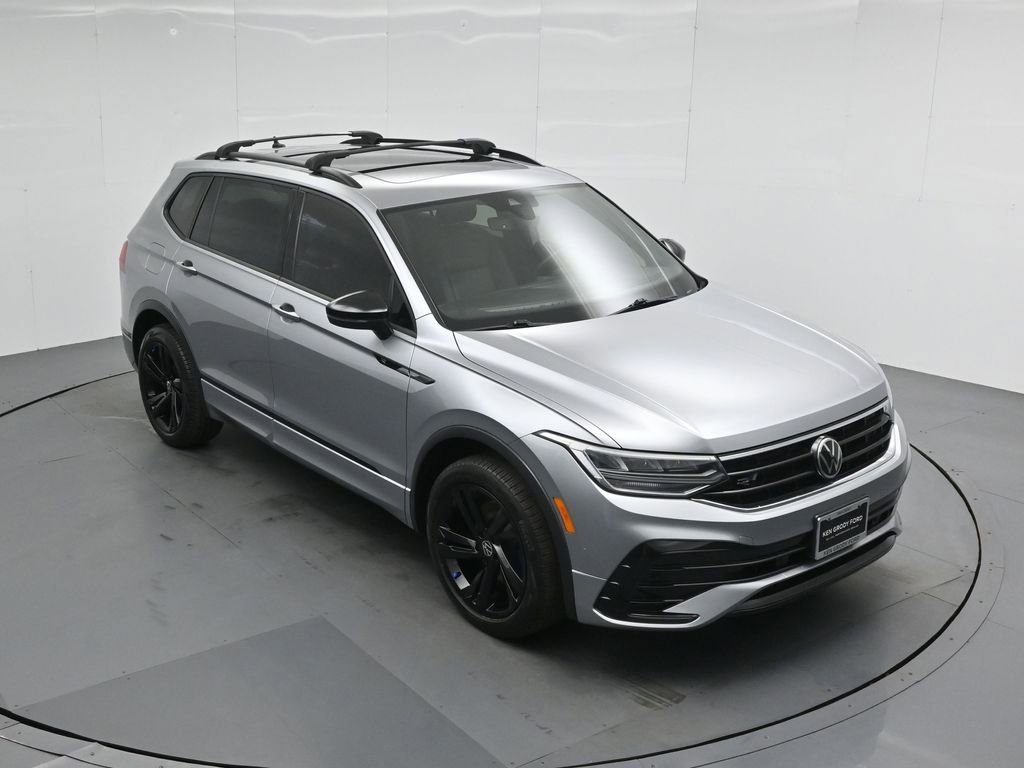 Used 2023 Volkswagen Tiguan SE R-Line FWD image 36