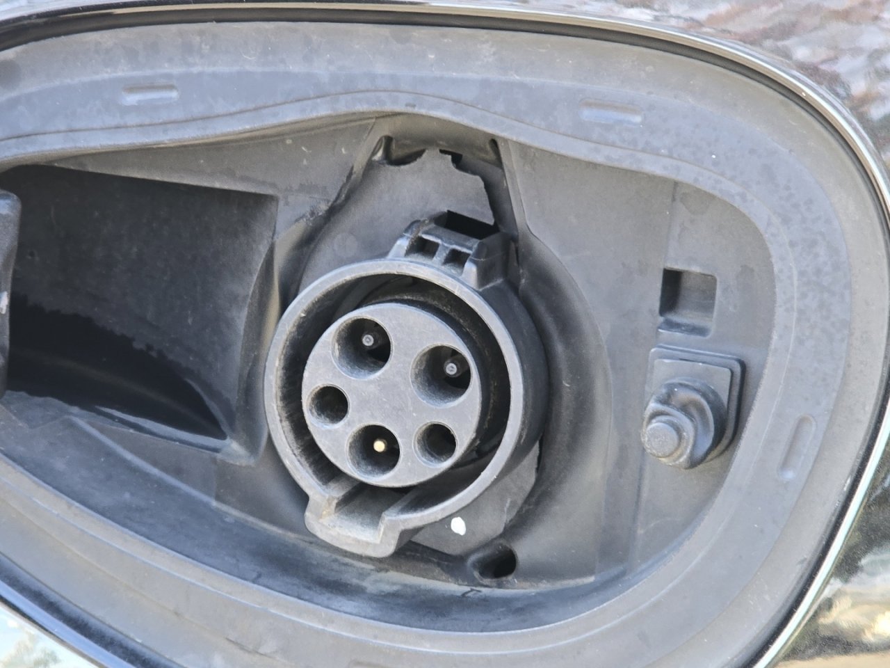 Used 2022 Chrysler Pacifica Limited w/ Uconnect Theater Family Group image 16