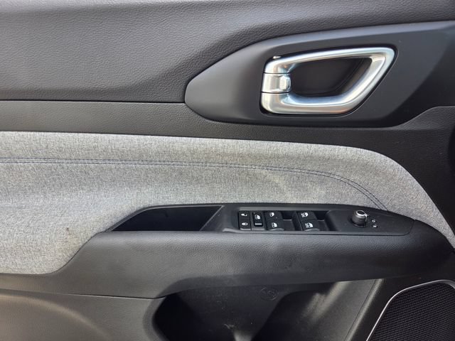 Used 2024 Jeep Compass Sport AWD/4WD image 29
