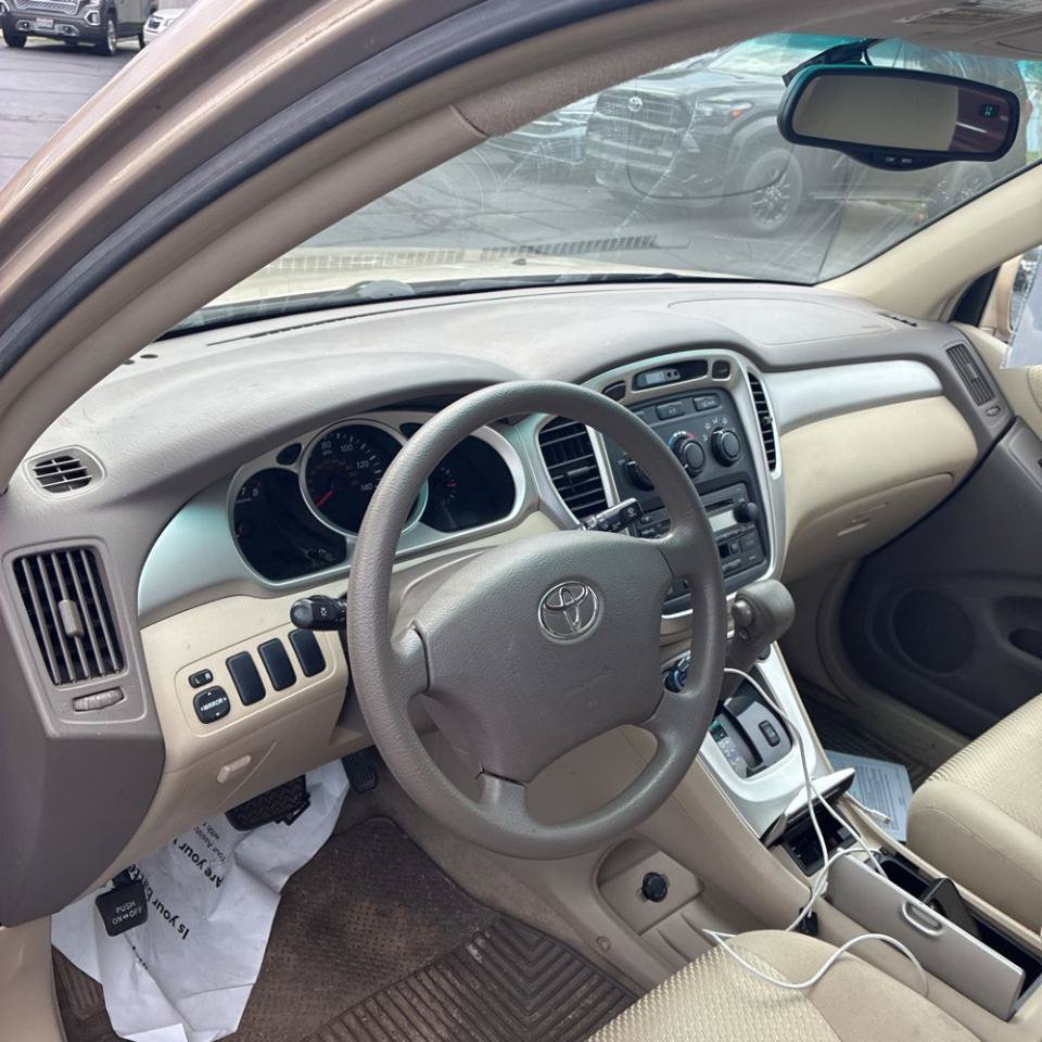 Used 2005 Toyota Highlander 4WD image 16