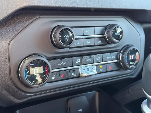 Used 2025 Ford Bronco Badlands AWD/4WD image 21