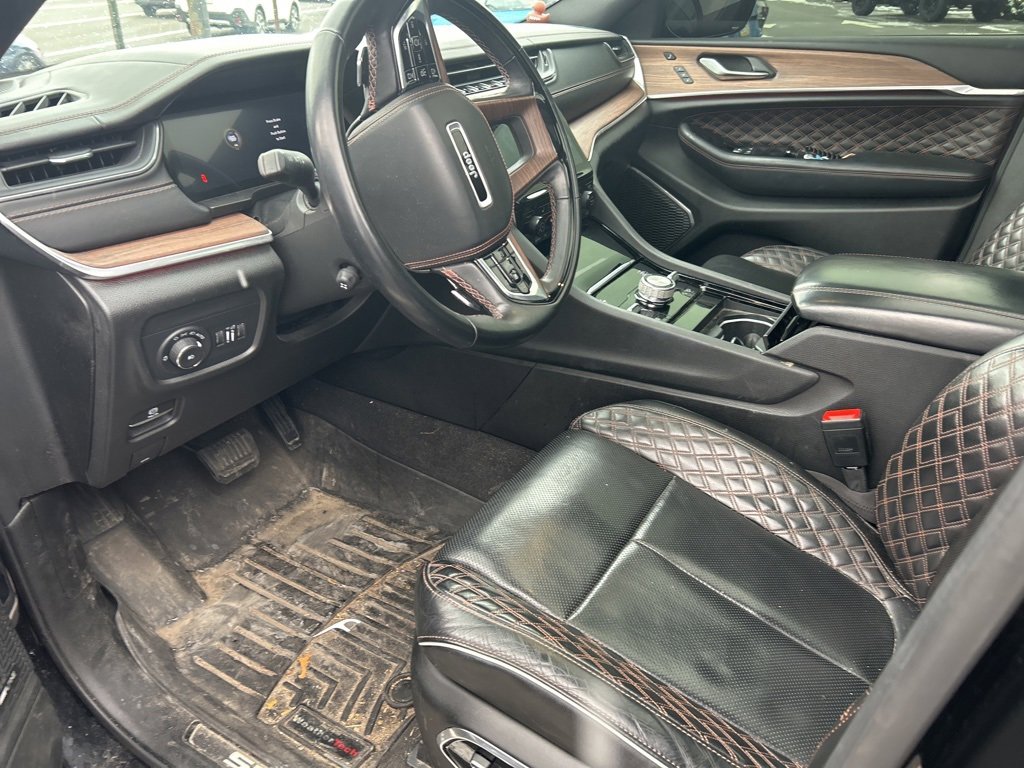 Used 2022 Jeep Grand Cherokee Summit w/ Luxury Tech Group V image 10