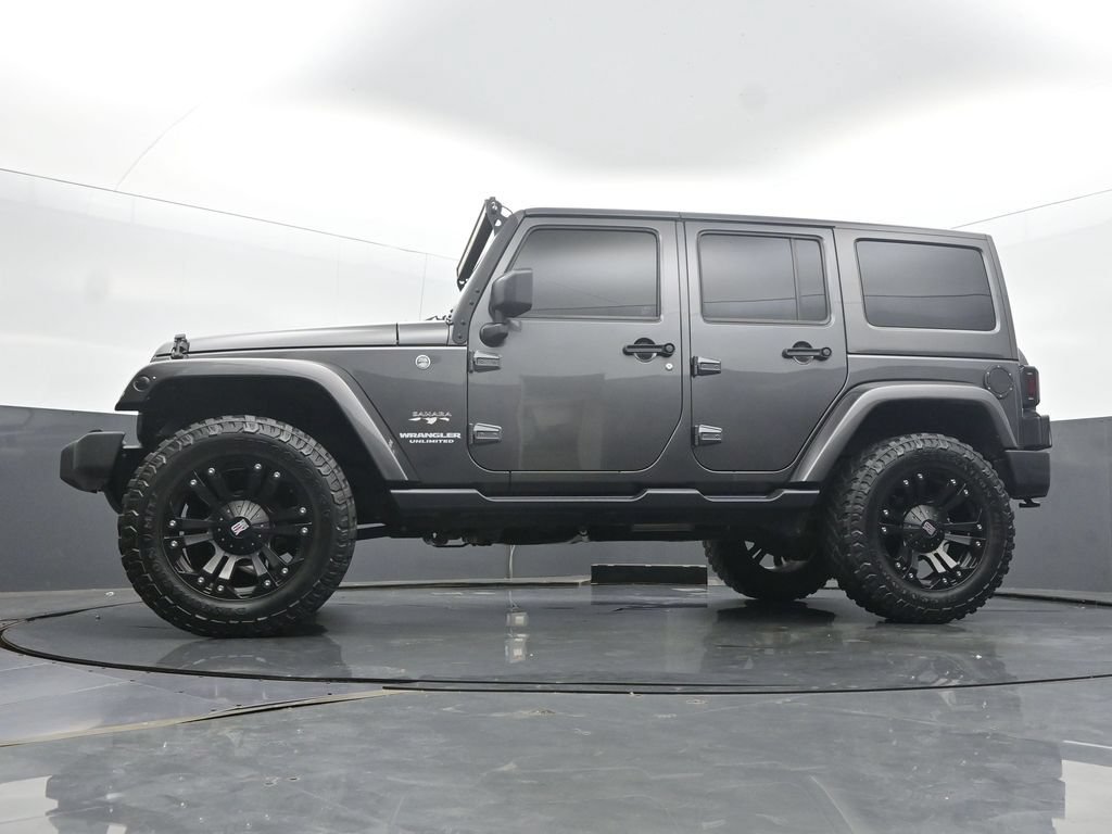 Used 2016 Jeep Wrangler Unlimited Sahara w/ Connectivity Group AWD/4WD image 48